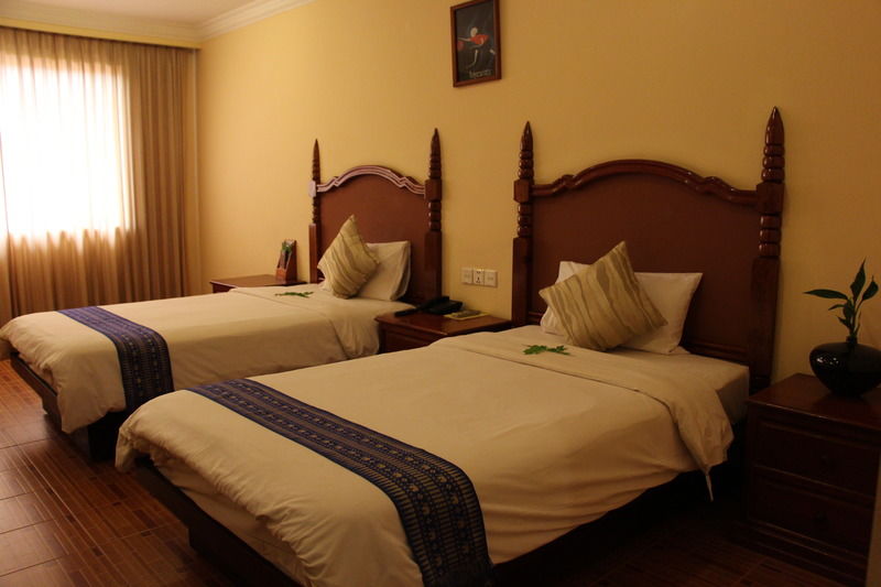 Lin Ratanak Angkor Hotel Siem Reap Exterior photo